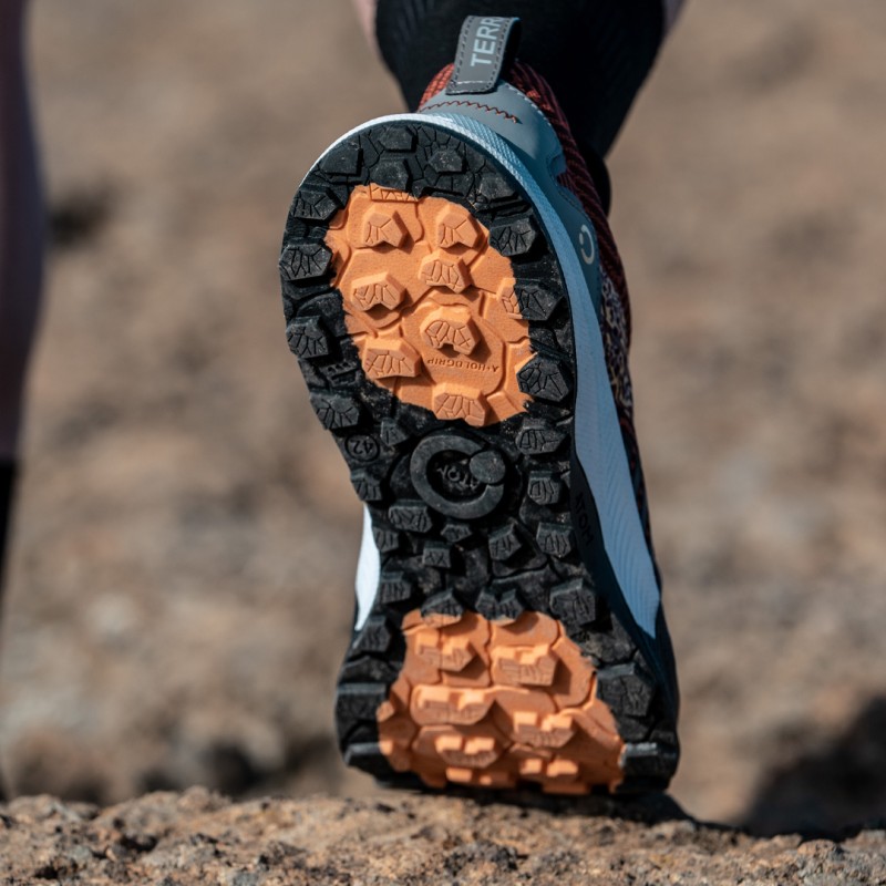 zapatillas trail running terra at121 dark 4