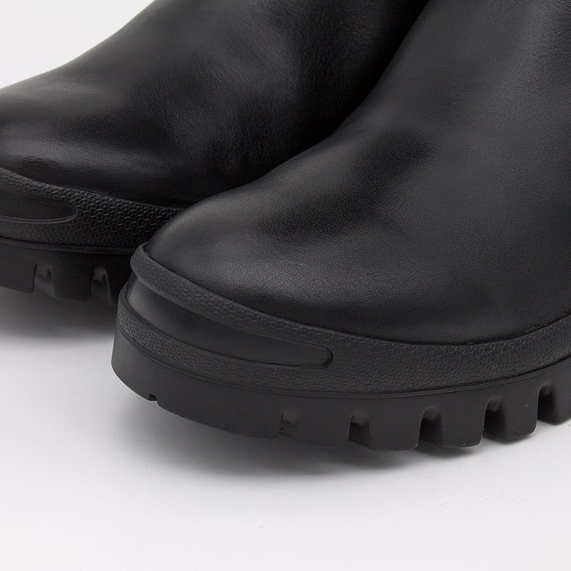 wampu bota de piel con elastico lateral con suela vibram 3